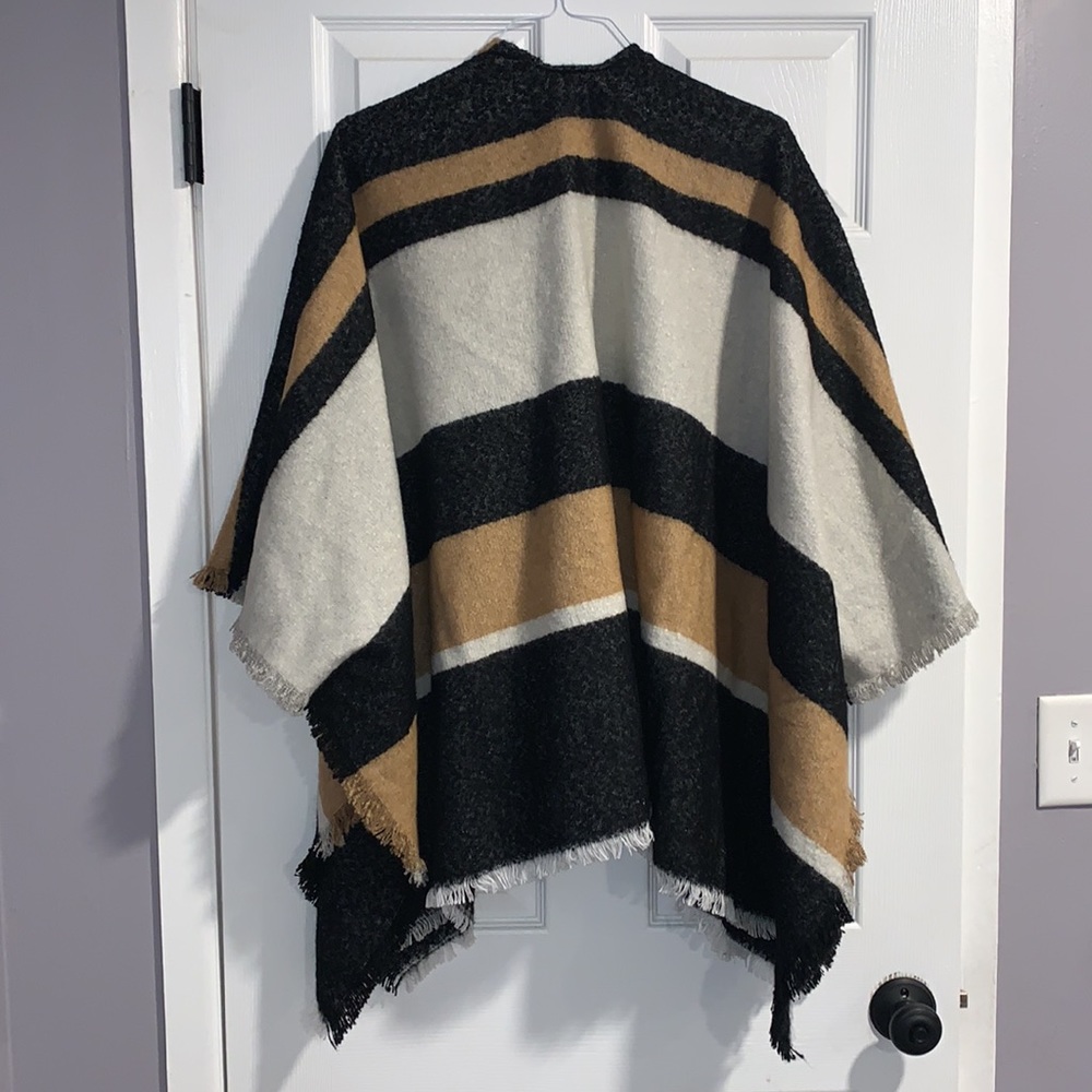 Express OS Open Front Poncho - Picture 2 of 4